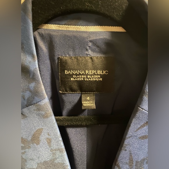 Banana Republic Classic Blazer - Picture 3 of 7